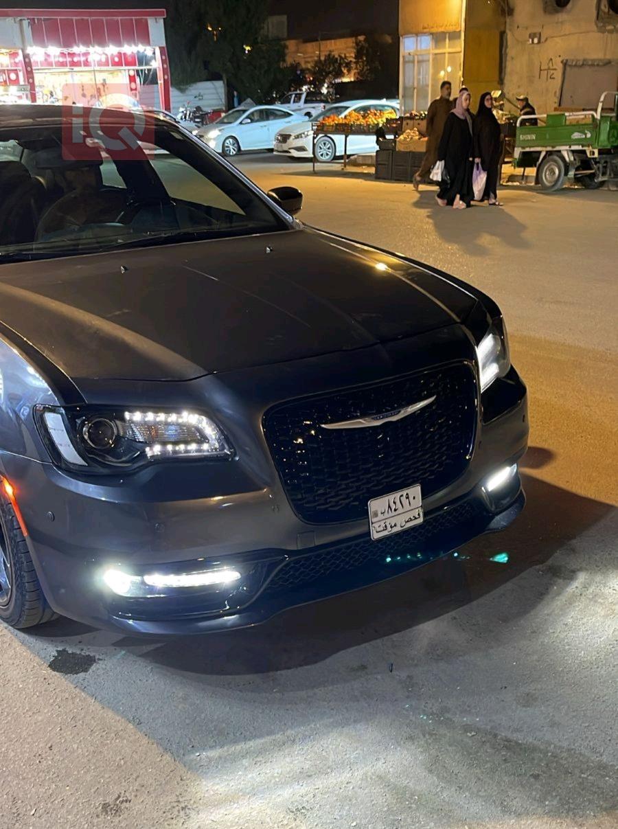 کرایسلەر 300
